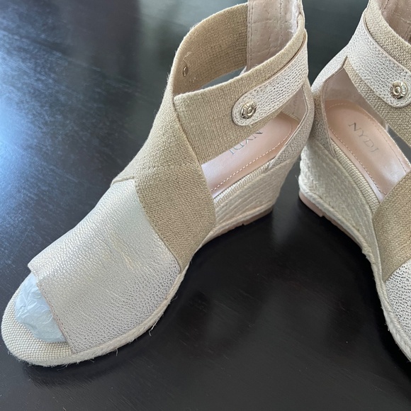 NYDJ Charisma Wedge Espadrilles Women's size 8 - Picture 2 of 16